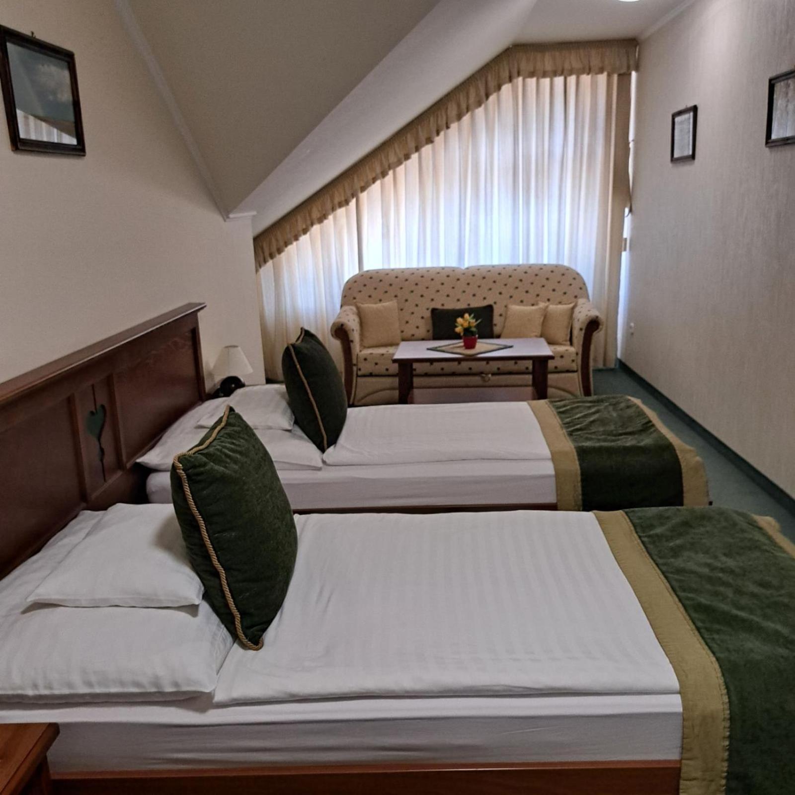 Bed and Breakfast Kigyosi Csarda & Panzio Fulopszallas Exterior foto